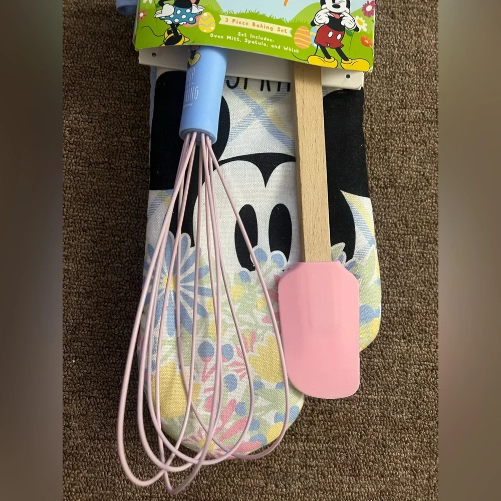 Disney Minnie and Mickey Mouse 3 piece baking set NWT